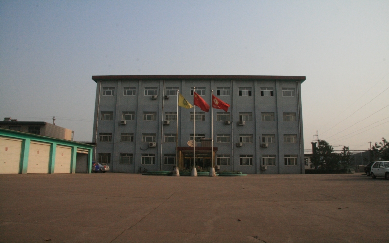 1999年，成立唐山合利鋼鐵廠，鋼鐵是這樣煉成的