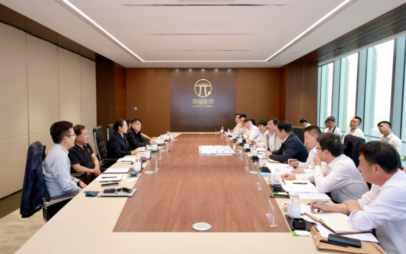 遵化市委書記楊紹華與榮程集團(tuán)董事會主席張榮華對接洽談