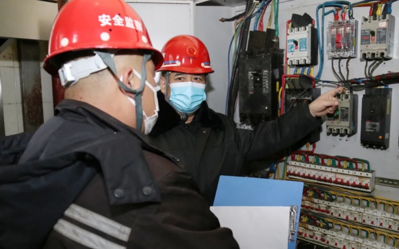 冬日生產(chǎn)，安全當(dāng)先！榮程鋼鐵集團(tuán)扎實(shí)做好冬季安全生產(chǎn)保障工作