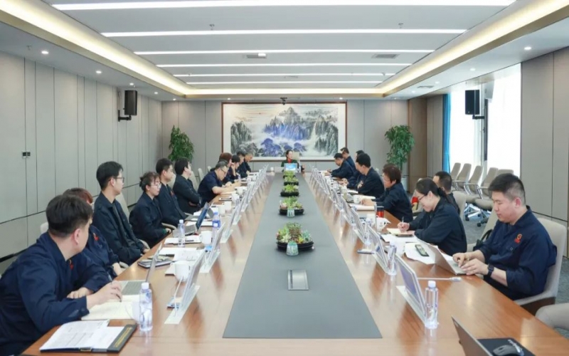 奮發(fā)競進勇?lián)?聚焦聚力謀發(fā)展 榮程文健集團召開一季度總結暨二季度工作動員大會