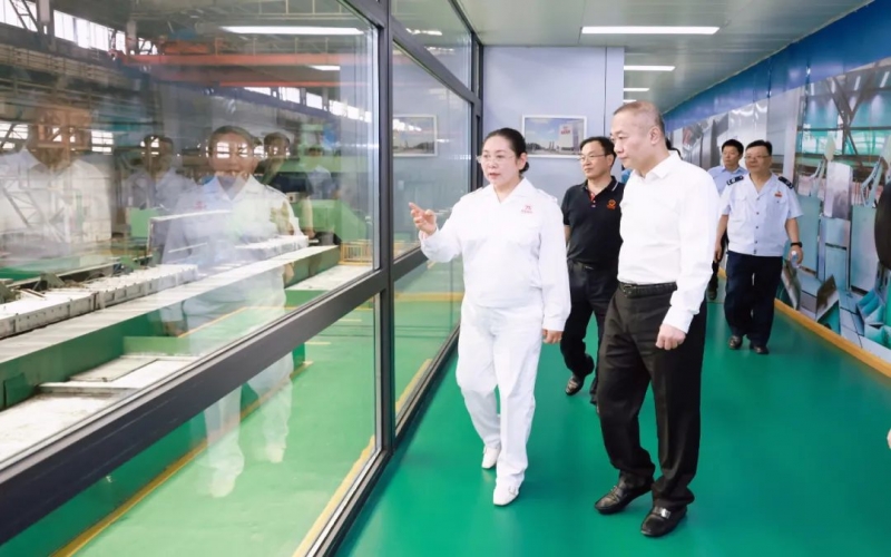 天津市稅務(wù)局黨委書記、局長齊志宏一行到榮程集團(tuán)參觀調(diào)研