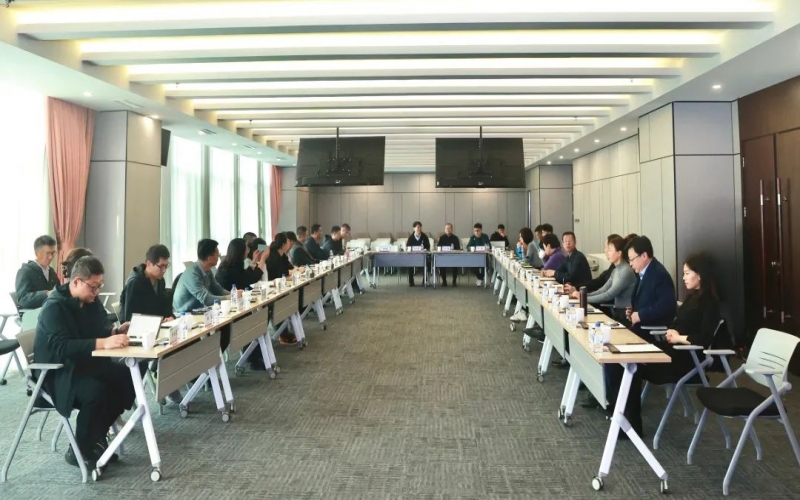 天津鋼協(xié)、冶金商會、青企協(xié)、青商會一行到訪榮程集團(tuán)并召開首期“未來領(lǐng)航者青培會”