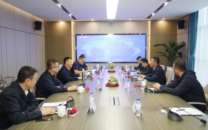鄂托克旗委副書記、政府旗長蘇智雄到榮程集團考察交流